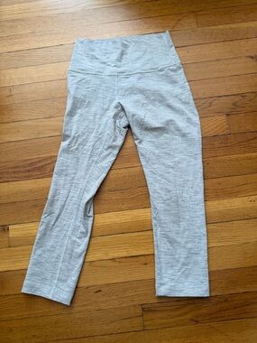Lululemon high waisted cropped leggings - like new